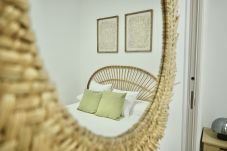 Estudio en Madrid - M (MPE35I) Acogedor con Cama Doble y Sofá Cama Cer