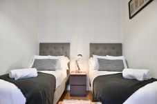 Apartamento en Madrid - M (MDC23) Céntrica y amplia vivienda de 3 dormitor