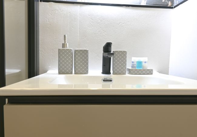 Apartamento en Madrid - M (VIL45) Amplia Casa de 3 Dormitorios: Vive la Na Apartamento en Madrid - M (VIL45) Amplia Casa de 3 Dormitorios: Vive la Na