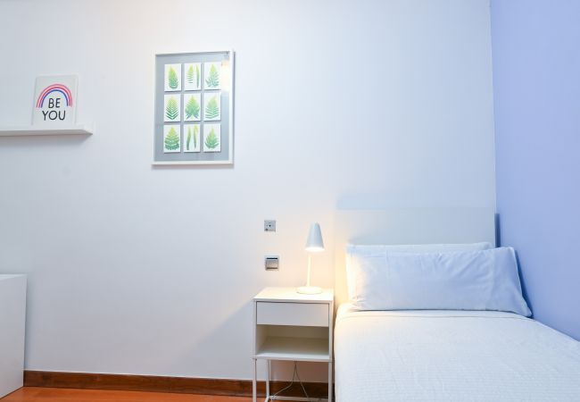 Apartamento en Madrid - M (ECA103)Acogedora vivienda de 2 dormitorios en C Apartamento en Madrid - M (ECA103)Acogedora vivienda de 2 dormitorios en C