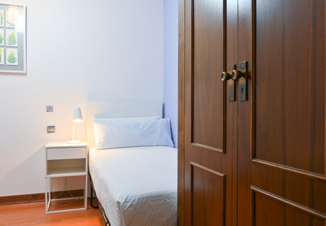 Apartamento en Madrid - M (ECA103)Acogedora vivienda de 2 dormitorios en C Apartamento en Madrid - M (ECA103)Acogedora vivienda de 2 dormitorios en C
