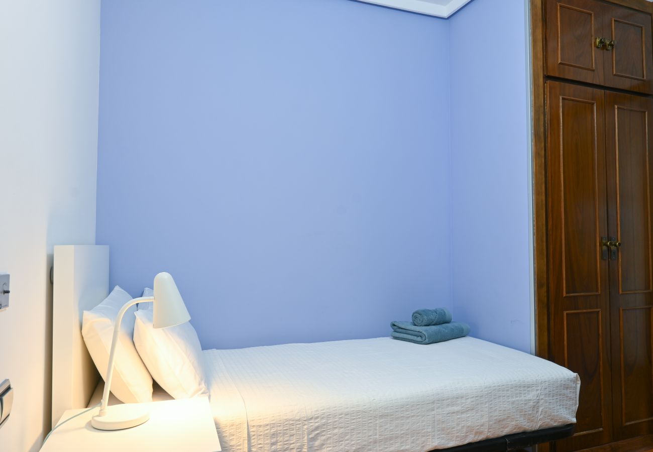 Apartamento en Madrid - M (ECA103)Acogedora vivienda de 2 dormitorios en C Apartamento en Madrid - M (ECA103)Acogedora vivienda de 2 dormitorios en C
