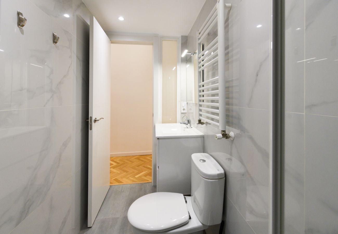 Apartamento en Madrid - M (PSM92) Elegante vivienda de 3 habitaciones en e Apartamento en Madrid - M (PSM92) Elegante vivienda de 3 habitaciones en e