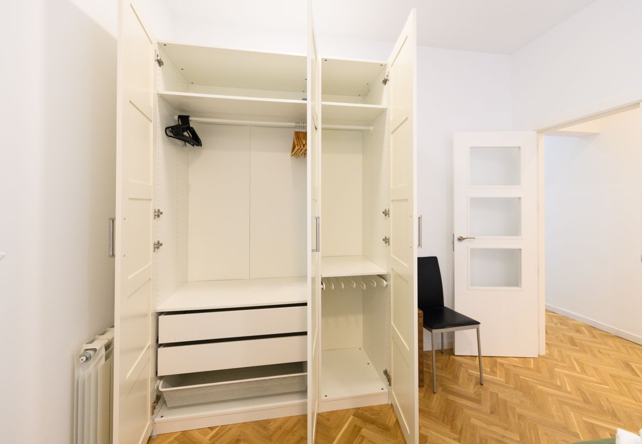 Apartamento en Madrid - M (PSM92) Elegante vivienda de 3 habitaciones en e Apartamento en Madrid - M (PSM92) Elegante vivienda de 3 habitaciones en e