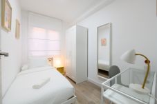 Apartamento en Madrid - M (PNE284D) Confort y Estilo en un Piso con Terraz