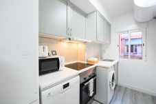 Apartamento en Madrid - M (PNE284D) Confort y Estilo en un Piso con Terraz