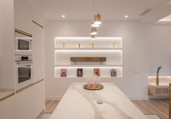 Apartamento en Madrid - M (ASB195) Escápate al Encanto Urbano: Piso con Ba Apartamento en Madrid - M (ASB195) Escápate al Encanto Urbano: Piso con Ba