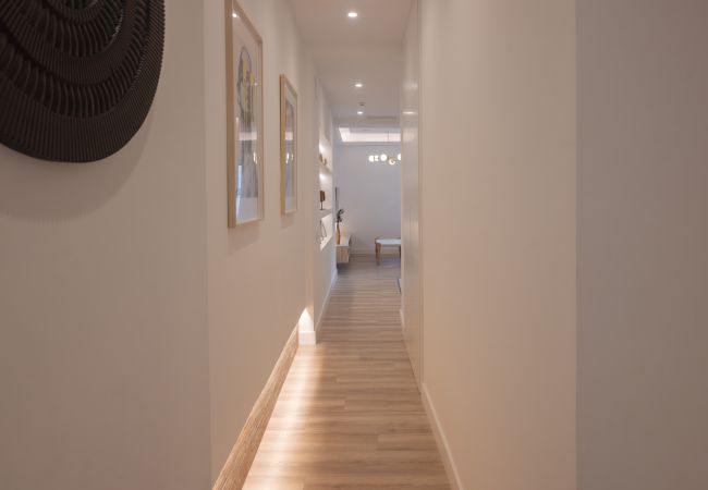 Apartamento en Madrid - M (ASB195) Escápate al Encanto Urbano: Piso con Ba Apartamento en Madrid - M (ASB195) Escápate al Encanto Urbano: Piso con Ba