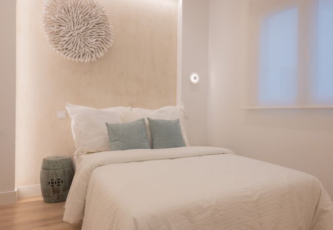Apartamento en Madrid - M (ASB195) Escápate al Encanto Urbano: Piso con Ba Apartamento en Madrid - M (ASB195) Escápate al Encanto Urbano: Piso con Ba