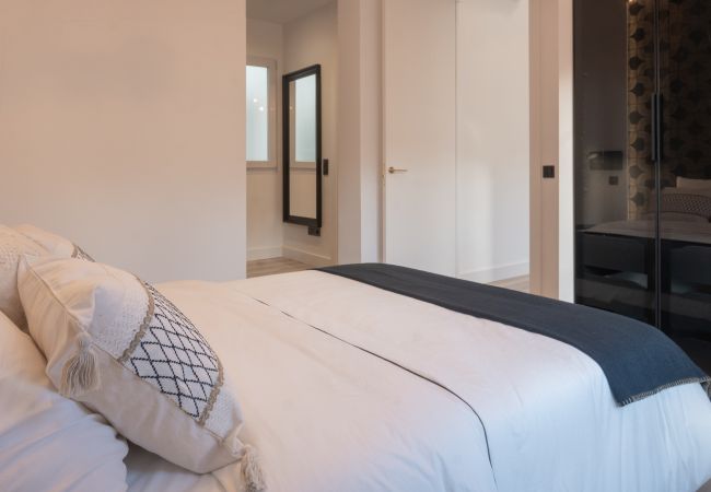 Apartamento en Madrid - M (ASB195) Escápate al Encanto Urbano: Piso con Ba Apartamento en Madrid - M (ASB195) Escápate al Encanto Urbano: Piso con Ba