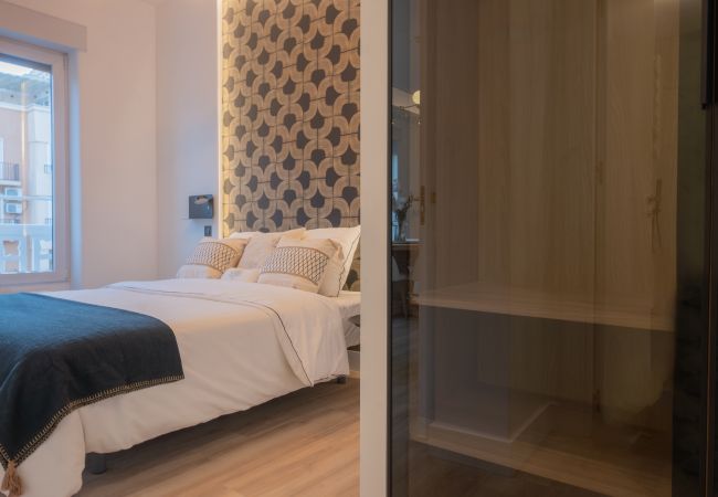 Apartamento en Madrid - M (ASB195) Escápate al Encanto Urbano: Piso con Ba Apartamento en Madrid - M (ASB195) Escápate al Encanto Urbano: Piso con Ba
