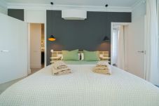 Apartamento en Madrid - M (AFI332D)Exclusivo piso con balcones y vistas en