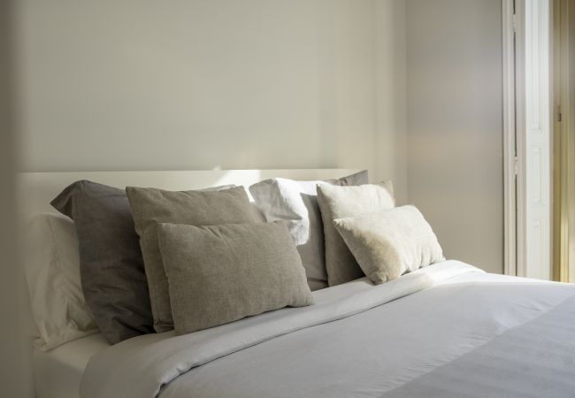 Apartamento en Madrid - M (TOL254)Acogedor piso con balcones en el centro  Apartamento en Madrid - M (TOL254)Acogedor piso con balcones en el centro