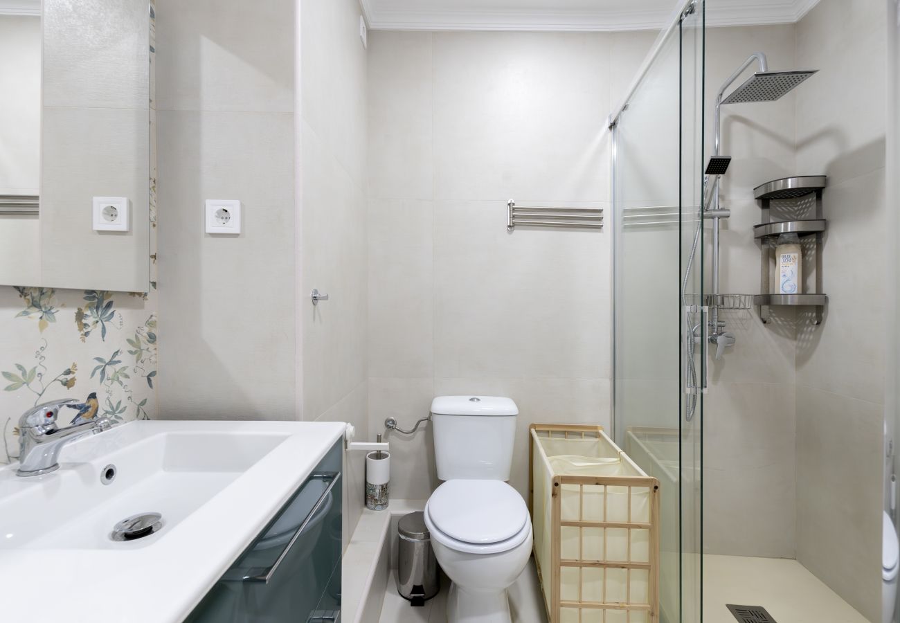 Apartamento en Madrid - M (TOL254)Acogedor piso con balcones en el centro  Apartamento en Madrid - M (TOL254)Acogedor piso con balcones en el centro