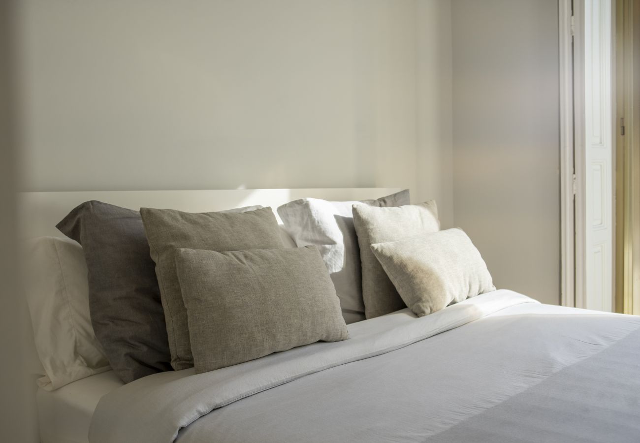 Apartamento en Madrid - M (TOL254)Acogedor piso con balcones en el centro  Apartamento en Madrid - M (TOL254)Acogedor piso con balcones en el centro