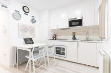 Alquiler por habitaciones en Madrid - M (HBE12A2)Sucre: Habitación con confort y esencia