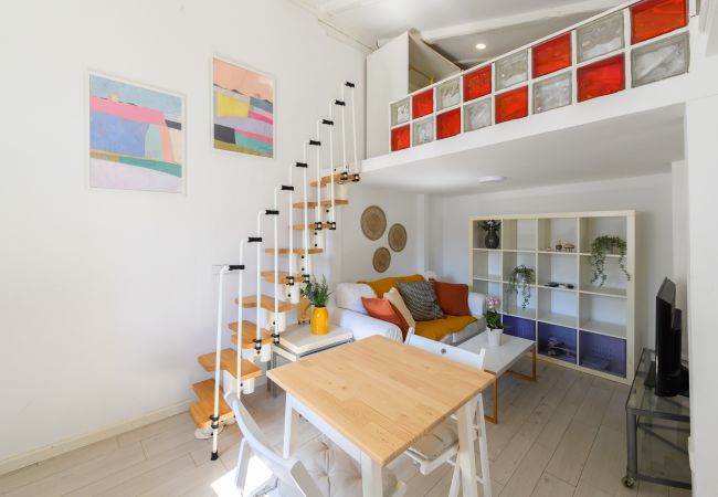 Apartamento en Madrid - M (SVI15) Piso tipo loft de 1 dormitorio en el ce Apartamento en Madrid - M (SVI15) Piso tipo loft de 1 dormitorio en el ce