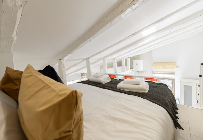 Apartamento en Madrid - M (SVF154) Piso tipo loft de 1 dormitorio en el ce Apartamento en Madrid - M (SVF154) Piso tipo loft de 1 dormitorio en el ce