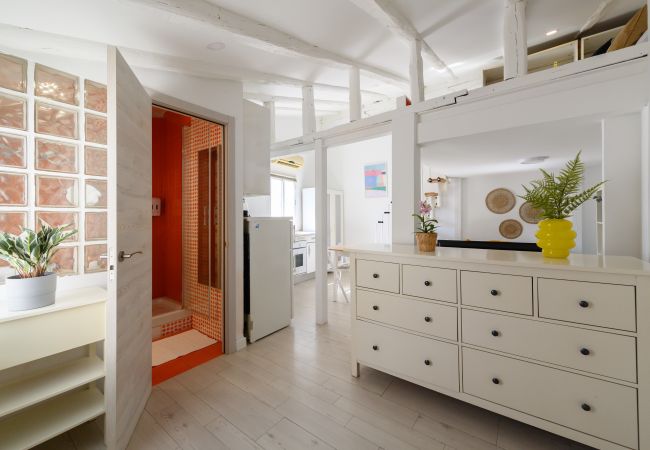 Apartamento en Madrid - M (SVF154) Piso tipo loft de 1 dormitorio en el ce Apartamento en Madrid - M (SVF154) Piso tipo loft de 1 dormitorio en el ce