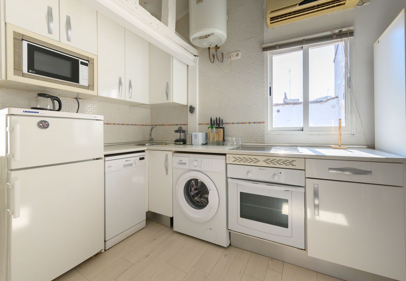 Apartamento en Madrid - M (SVF154) Piso tipo loft de 1 dormitorio en el ce Apartamento en Madrid - M (SVF154) Piso tipo loft de 1 dormitorio en el ce