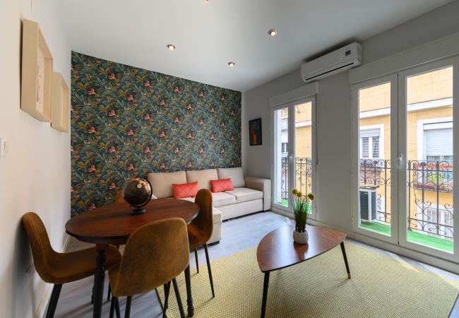 Apartamento en Madrid - M (TEN602) Piso de 2 dormitorios con balcón en Ma Apartamento en Madrid - M (TEN602) Piso de 2 dormitorios con balcón en Ma