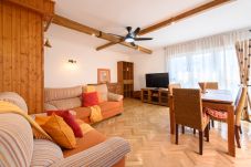 Apartamento en Madrid - M (GAV35)Piso Familiar con Terraza y Piscina en Ur