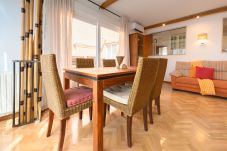 Apartamento en Madrid - M (GAV35)Piso Familiar con Terraza y Piscina en Ur