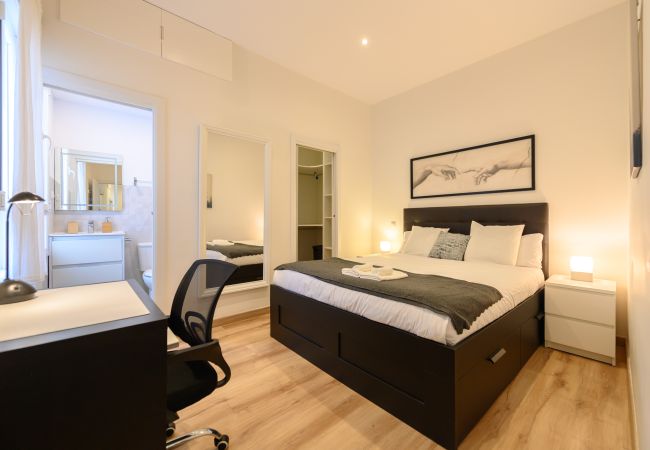 Apartamento en Madrid - M (CAR1012)Apartamento  con 2 dormitorios, 2 baño