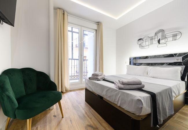 Apartamento en Madrid - M (SCSD14) Amplio piso exterior de 2 dormitorios e