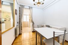 Apartamento en Madrid - M (SVI166B) Amplio y luminoso piso de 3 dormitorio