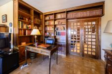 Apartamento en Madrid - M (PIR312ºD) Piso 5 dormitorios, 2 baños en Moncl