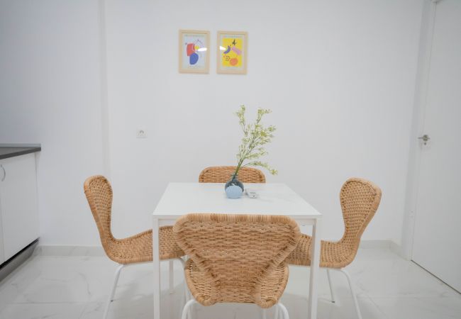 Studio à Madrid - M (MLU4B2) TETUAN "EL RETIRO" Studio à Madrid - M (MLU4B2) TETUAN "EL RETIRO"