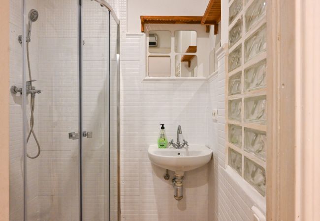 Studio à Madrid - M (SLR16)  Lindo estudio en barrio Justicia Studio à Madrid - M (SLR16)  Lindo estudio en barrio Justicia