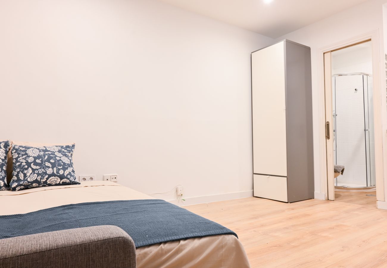 Studio à Madrid - M (SLR16)  Lindo estudio en barrio Justicia Studio à Madrid - M (SLR16)  Lindo estudio en barrio Justicia