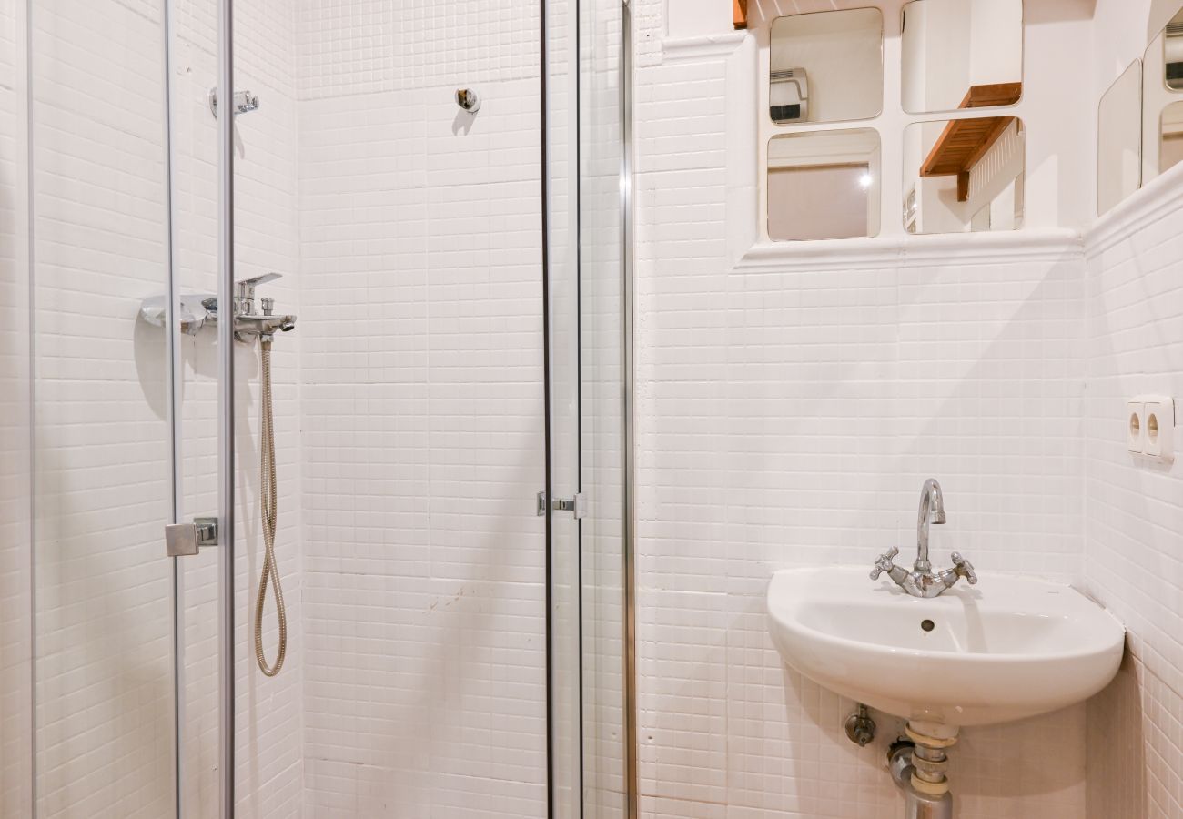 Studio à Madrid - M (SLR16)  Lindo estudio en barrio Justicia Studio à Madrid - M (SLR16)  Lindo estudio en barrio Justicia