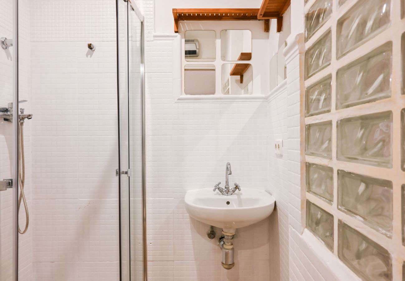 Studio à Madrid - M (SLR16)  Lindo estudio en barrio Justicia Studio à Madrid - M (SLR16)  Lindo estudio en barrio Justicia