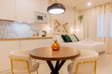 Studio à Madrid - M (DEL291º3) Liria: Un Espacio de Elegancia y Conf