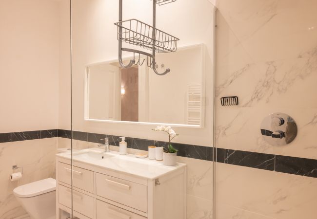 Appartement à Madrid - M (IBI385) Elegancia Urbana en el Corazón de Reti Appartement à Madrid - M (IBI385) Elegancia Urbana en el Corazón de Reti