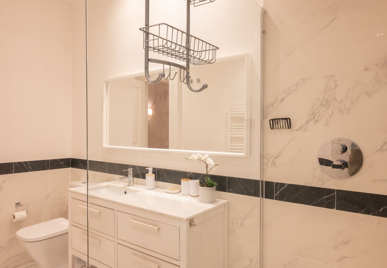 Appartement à Madrid - M (IBI385) Elegancia Urbana en el Corazón de Reti Appartement à Madrid - M (IBI385) Elegancia Urbana en el Corazón de Reti