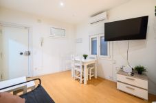 Studio à Madrid - M (ESA80E) Piso en el centro de Madrid - Malasaña
