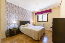 Appartement à Madrid - M (TAM82D) Amplio piso de 2 dormitorios en Madrid