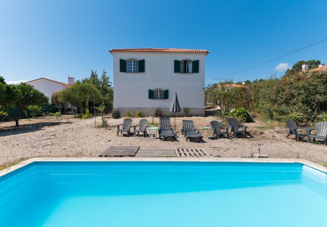 Villa in Lagoa de Albufeira - Lagoa Beach & Pool Villa Villa in Lagoa de Albufeira - Lagoa Beach & Pool Villa