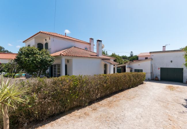 Villa in Lagoa de Albufeira - Lagoa Beach & Pool Villa Villa in Lagoa de Albufeira - Lagoa Beach & Pool Villa