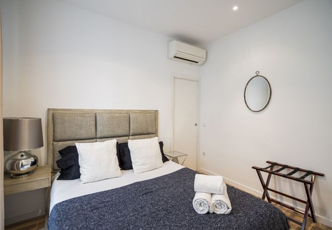 Apartamento em Madrid - M (PRE104C) Apto. de diseño Puerta del Sol 2 Apartamento em Madrid - M (PRE104C) Apto. de diseño Puerta del Sol 2