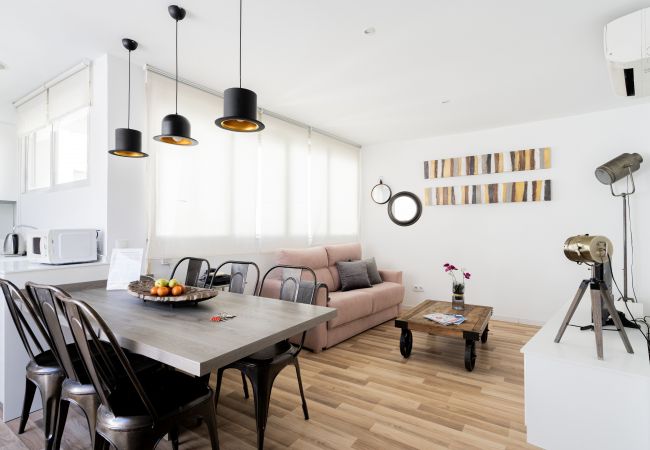 Apartamento em Madrid - M (PRE105B) Ático Terraza Puerta del Sol Apartamento em Madrid - M (PRE105B) Ático Terraza Puerta del Sol