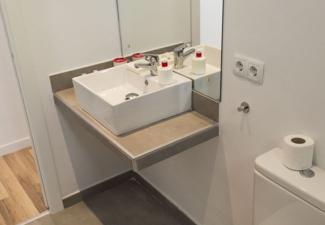 Apartamento em Madrid - M (PRE102C) Apto. de diseño Puerta del Sol 6 Apartamento em Madrid - M (PRE102C) Apto. de diseño Puerta del Sol 6