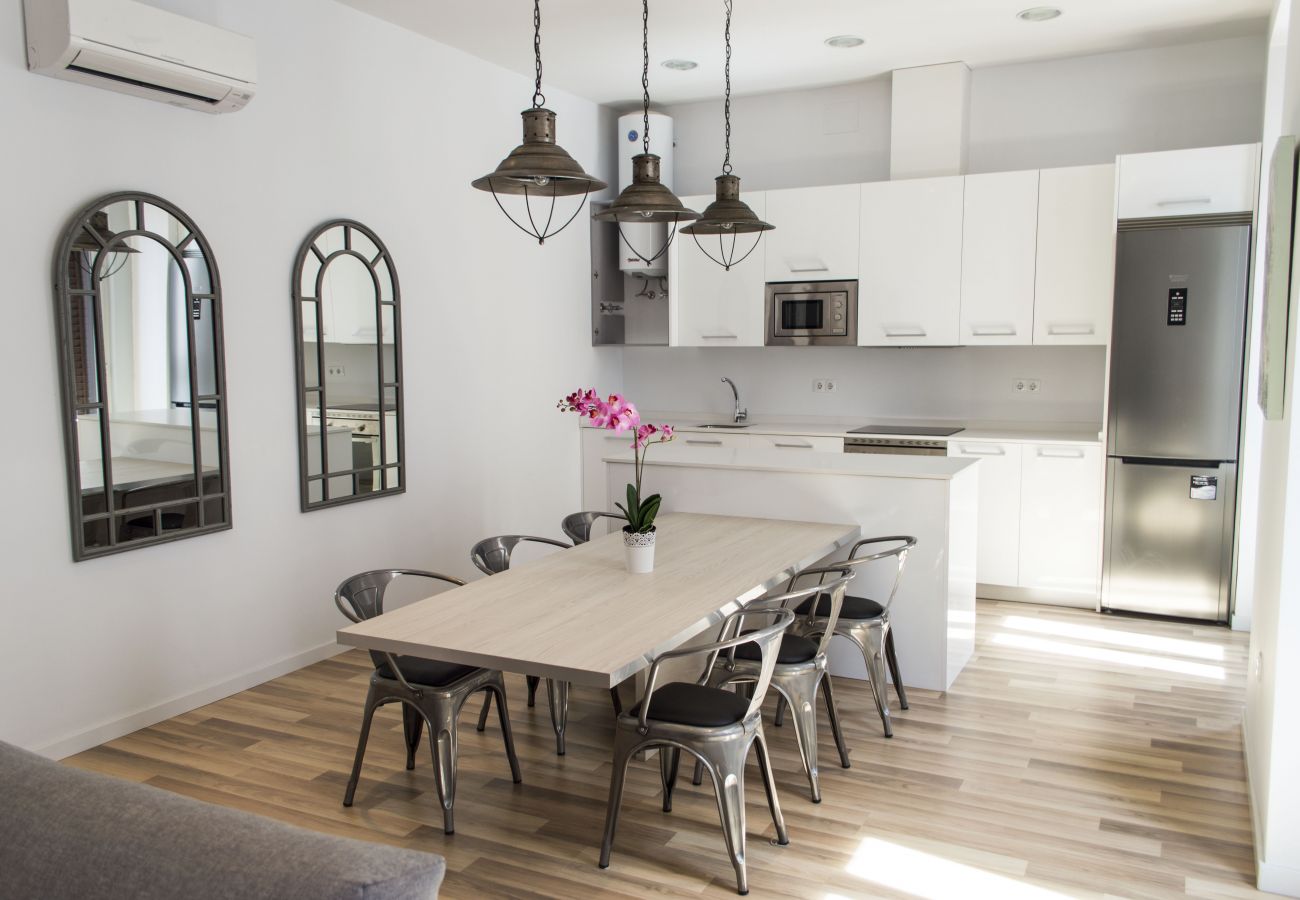 Apartamento em Madrid - M (PRE102C) Apto. de diseño Puerta del Sol 6 Apartamento em Madrid - M (PRE102C) Apto. de diseño Puerta del Sol 6