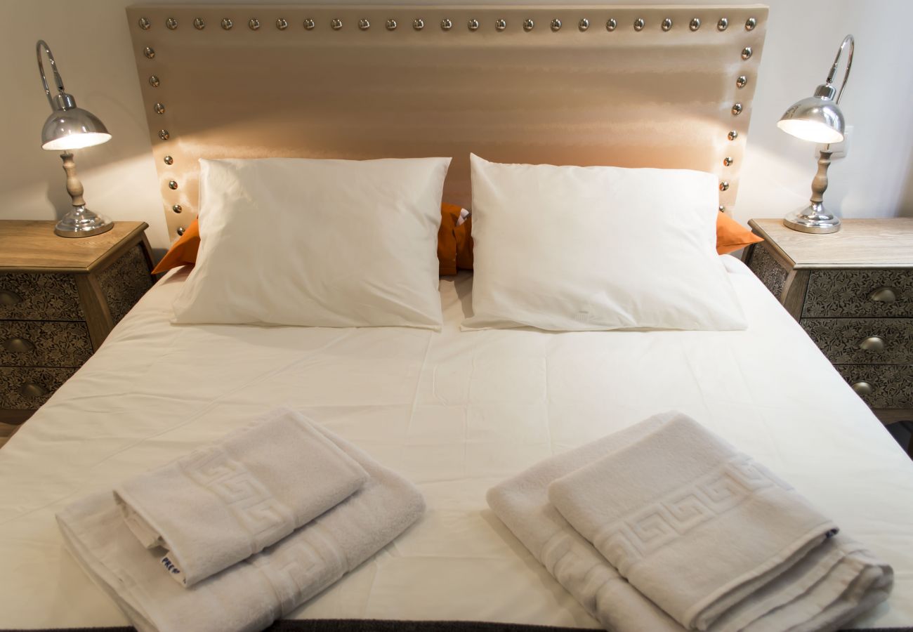 Apartamento em Madrid - M (PRE102C) Apto. de diseño Puerta del Sol 6 Apartamento em Madrid - M (PRE102C) Apto. de diseño Puerta del Sol 6