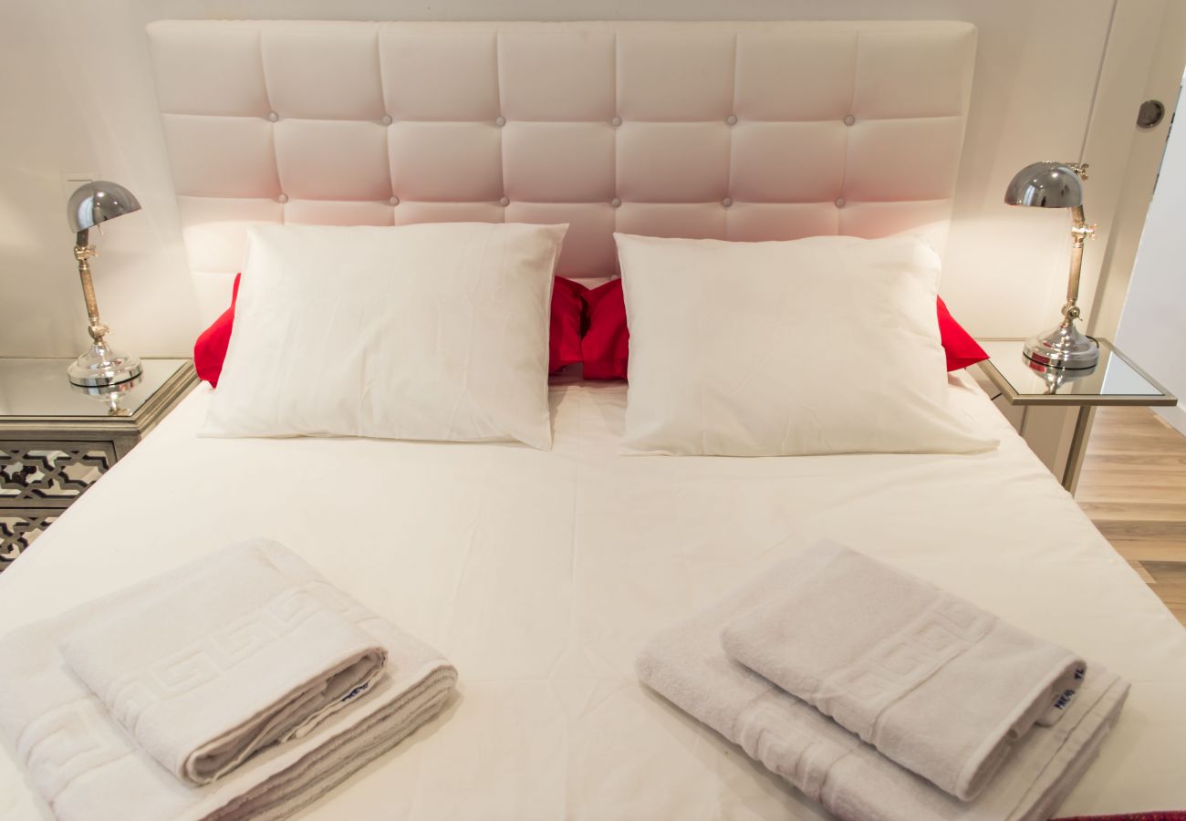 Apartamento em Madrid - M (PRE102C) Apto. de diseño Puerta del Sol 6 Apartamento em Madrid - M (PRE102C) Apto. de diseño Puerta del Sol 6