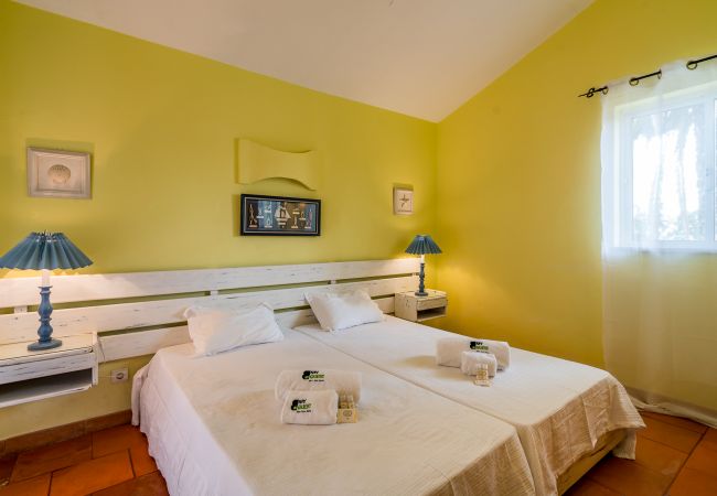 Villa em Albufeira - Falésia Beach Villa (S30) Villa em Albufeira - Falésia Beach Villa (S30)